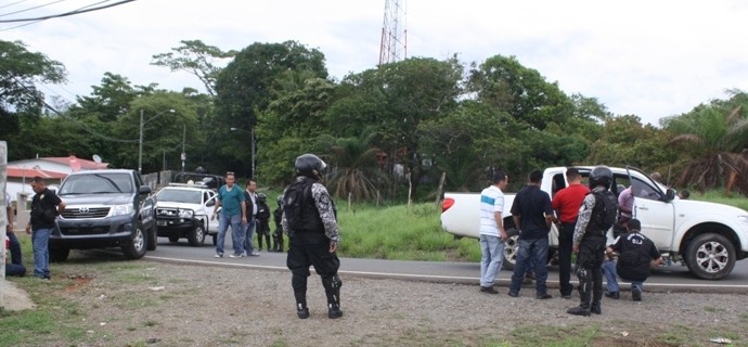 Retienen a 14 personas en procedimiento policial en Provincia de Chiriquí