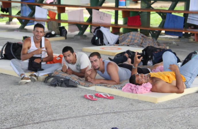 Costa Rica mantiene esfuerzo para facilitar salida de migrantes cubanos