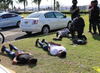 Policía Nacional captura a sujetos acusados de Asaltar una Clínica en Santa Ana