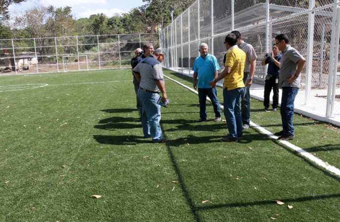 Comunidad de Guna Nega en Ancón contará con cancha sintética de fútbol