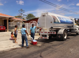 Niveles bajos de agua en toma del Río Teribe, activa distribución de agua por carros Cisternas en Changuinola
