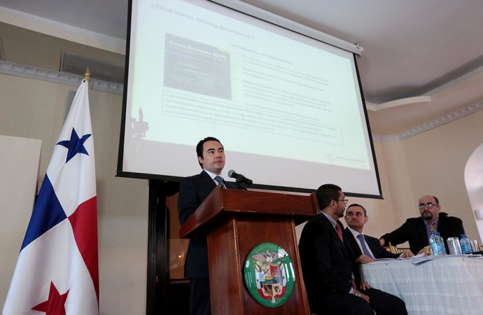Panamá implementará trámites en línea para mantener competitividad del país