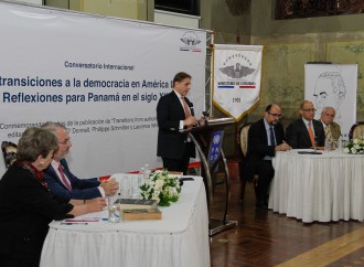 AMPYME participó en conversatorio sobre Las transiciones a la democracia en América Latina