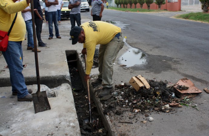MOP ejecuta trabajos de mantenimiento y limpieza en Juan Díaz