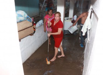 Familias afectadas por lluvias en Parque Lefevre y Río Abajo reciben apoyo de la Alcaldía de Panamá