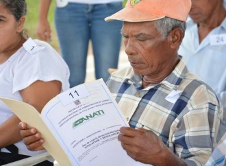 Entrega de Títulos benefició a 1,140 personas del sector agrícola y ganadero en Coclé