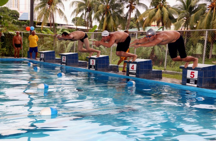 Competencias de la Liga Master Municipal de Natación en la piscina de Villa Cáceres convocó a más de 400 personas