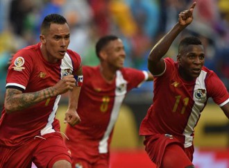 Dos golazos de Blas Pérez dan histórica de Panamá en su debut de la Copa América