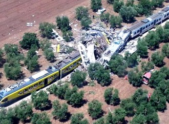 Choque frontal de trenes en Italia deja al menos doce muertos y decenas de heridos
