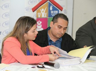 Dos empresas participan en licitación para construcción de viviendas en Panamá Este