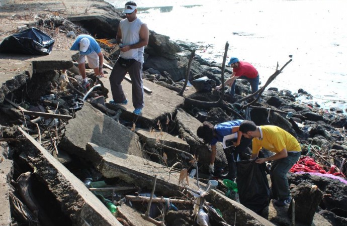 25 años limpiando las playas de Panamá