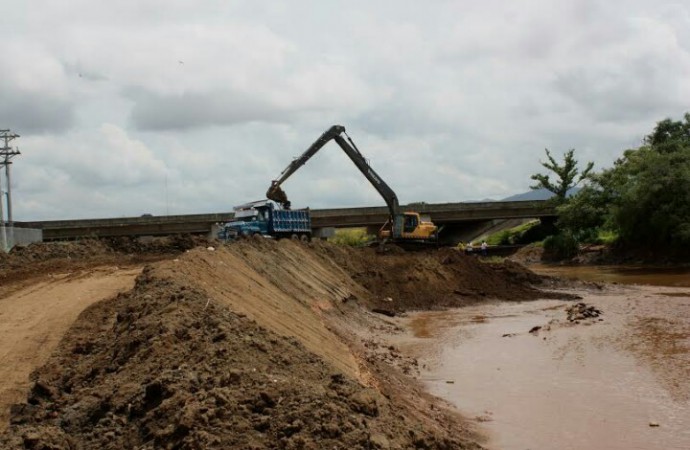 MOP continua trabajos de dragado para minimizar impacto de las lluvias