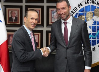 Embajador de Países Bajos visitó el Ministerio de Economía y Finanzas