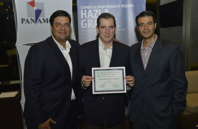 MET recibe reconocimiento de AmCham Panamá