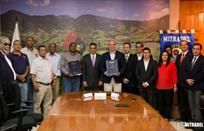 Acuerdo colectivo entre Coca Cola y SITRAFCOREBGASCELIS beneficia a 1,480 trabajadores