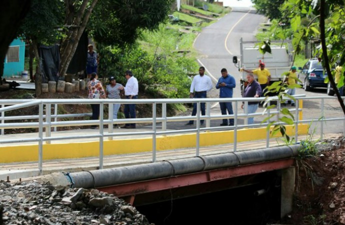 Comunidad de Llano Largo de La Chorrera estrena puente vehicular