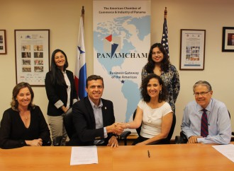 AmCham y AQUATERRA S.A.  firman acuerdo de colaboración educativa