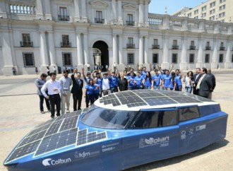 Presidenta Bachelet asistió a la presentación del auto solar “Eolian Fénix”