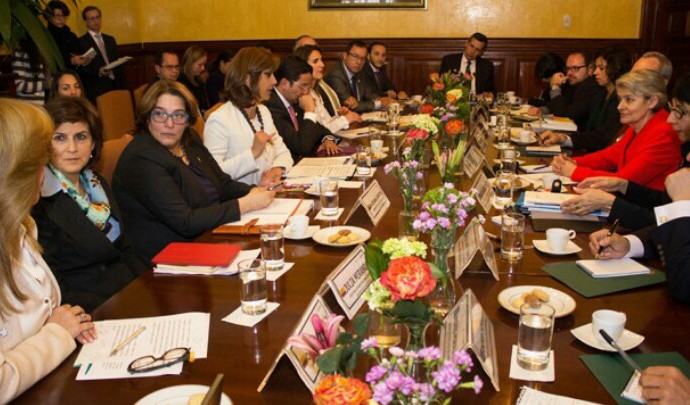UNESCO y Colombia estrechan cooperación para consolidar la paz
