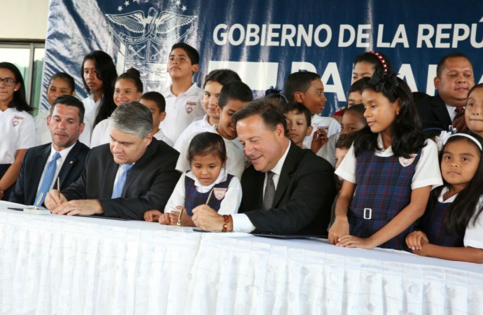 Presidente Varela amplía Beca Universal para beneficiar a 75 mil familias de clase media