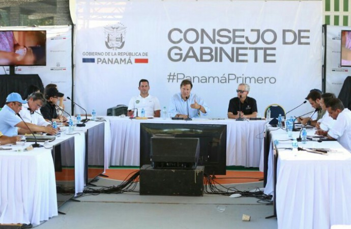 Presidente Varela reconoce trabajo de campeones juveniles de Herrera