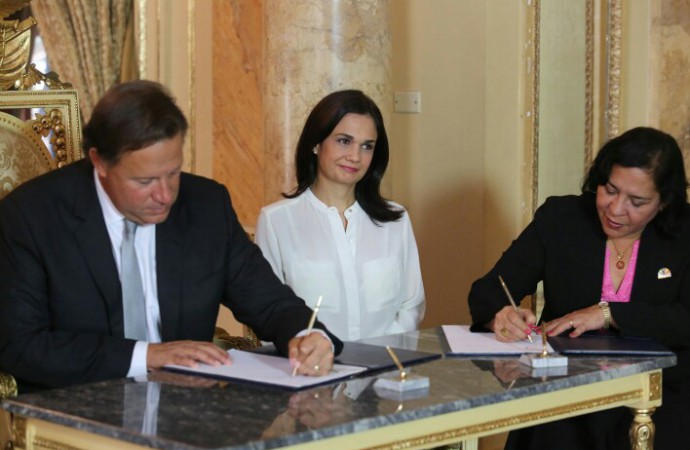 Presidente Varela reglamenta Ley que adopta medidas de prevención de la violencia contra las mujeres