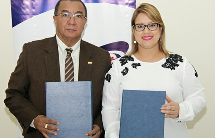 Intendencia y Aduanas firman Acuerdo de Cooperación Interinstitucional