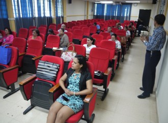 Programa de la Tercera Edad fortalece a los participantes con taller “Preparación para el Cese Laboral”