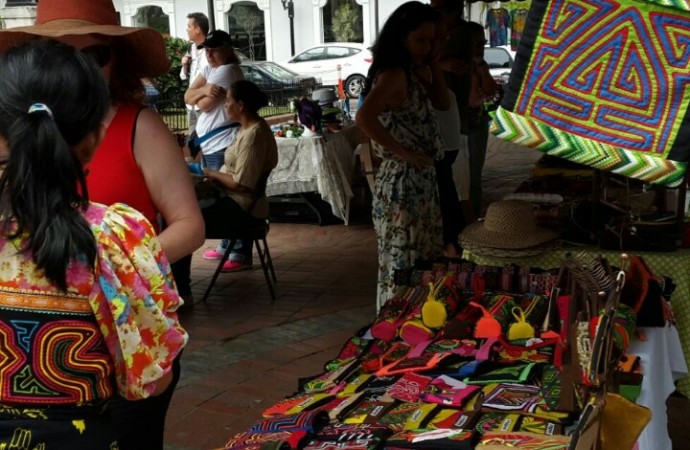 Creatividad, Arte y Folclore disfrutaron los visitantes de la Plaza Catedral del Casco Antiguo