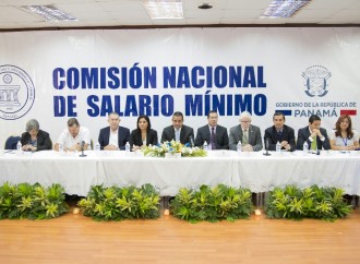 Ministro Carles exhorta al diálogo y consenso en revisión de salario mínimo