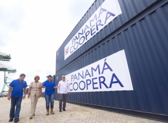 Primera Dama entrega contenedores con ayuda humanitaria para afectados por Huracán Irma en Cuba