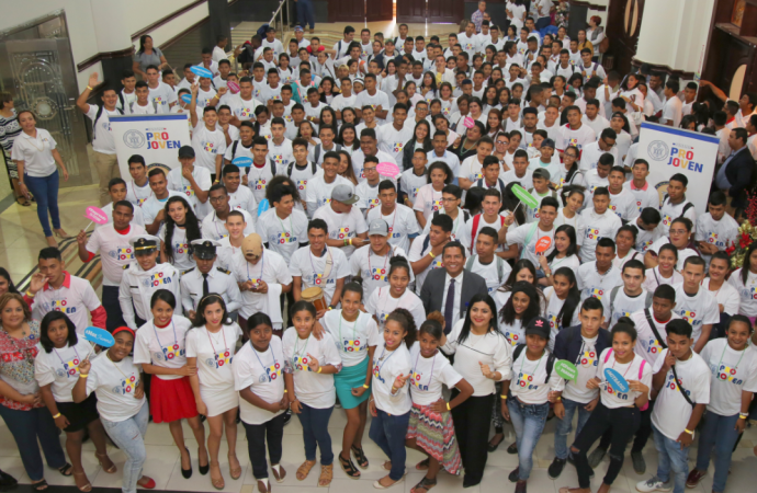 Desde su implementación en el 2014 Panamá Pro Joven ha insertado a 1,147 egresados al campo laboral
