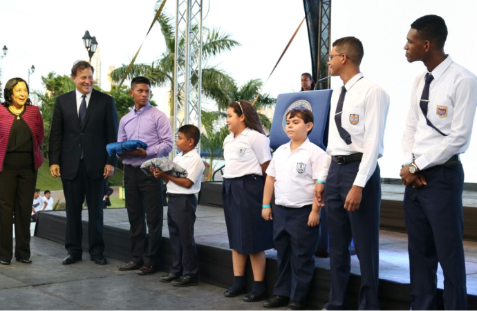 Gobierno alcanza los 116 mil docentes y estudiantes beneficiados en idioma inglés con el programa Panamá Bilingüe