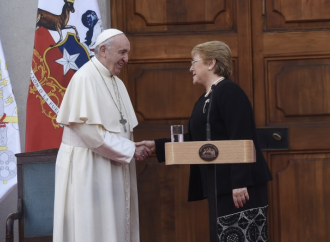 Presidenta Bachelet con el Papa Francisco: “No olvidamos a la Iglesia comprometida con los DD.HH, con las libertades públicas, con los derechos sociales”