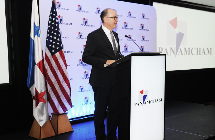 Miguel Bolinaga toma posesión como Presidente de AmCham Panamá para el año 2018