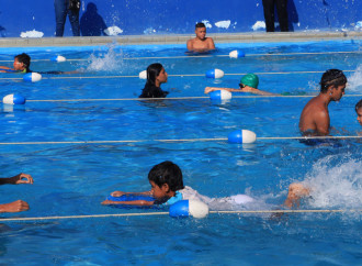 Programa «Aprendo a nadar» 2018 se desarrolla en las 8 piscinas municipales