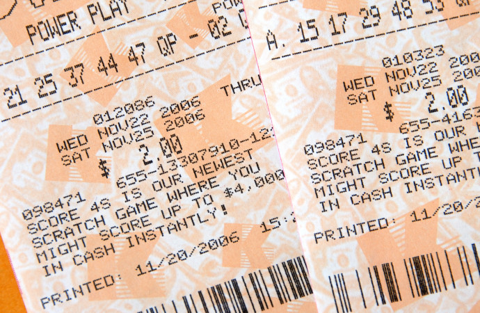 Caen mil millones de dólares en dos loterías de EEUU en 24 horas