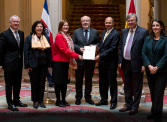 Costa Rica formaliza ante España intercambio de notas para reconocimiento de licencias de conducir