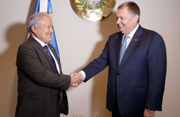 El Salvador y Avianca reafirman su alianza estratégica para fortalecer conexiones