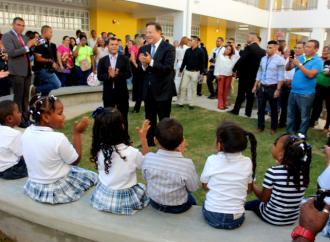 Presidente Varela inaugura primer centro de educación oficial bilingüe en Panamá