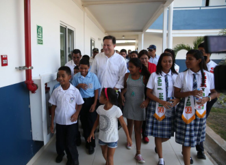 Presidente Varela recorre nuevo Colegio Pablo Emilio Corsen, segunda escuela modelo en el país