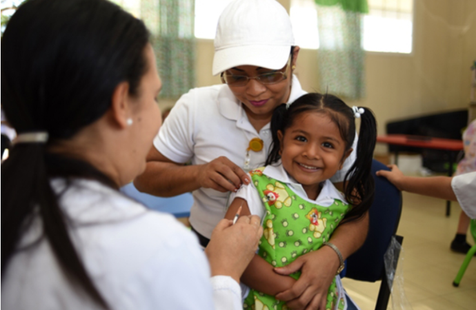 Enfermeras de la policlínica Dr. Juan Vega Méndez de San Carlos, aplicaron vacunas contra la Rubéola y Sarampión