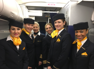6 tripulaciones femeninas al mando de aviones de Lufthansa