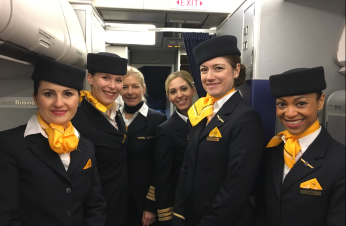 6 tripulaciones femeninas al mando de aviones de Lufthansa