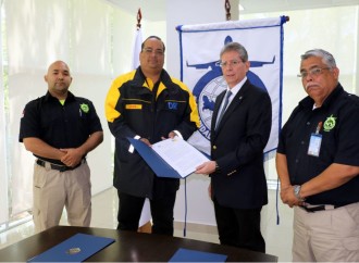DHL y Autoridad Aeronáutica Civil acuerdan trabajar juntos ante eventuales desastres