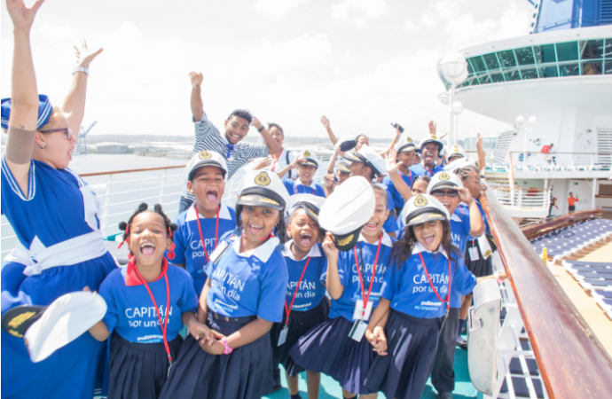 Por primera vez en Panamá y aprovechando la escala del buque Monarch en Colón, 80 niños participan en ‘Capitán por un día’