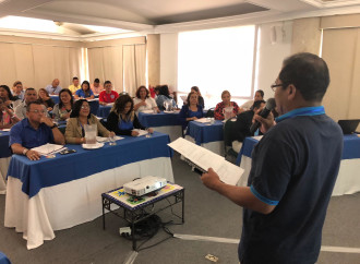 Docentes y Directivos de Centros Educativos viajaron a Cartagena para capacitación en Evaluación