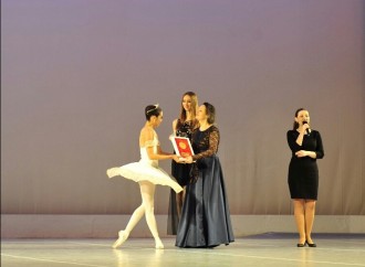 UNESCO entrega reconocimiento a bailarina Panameña