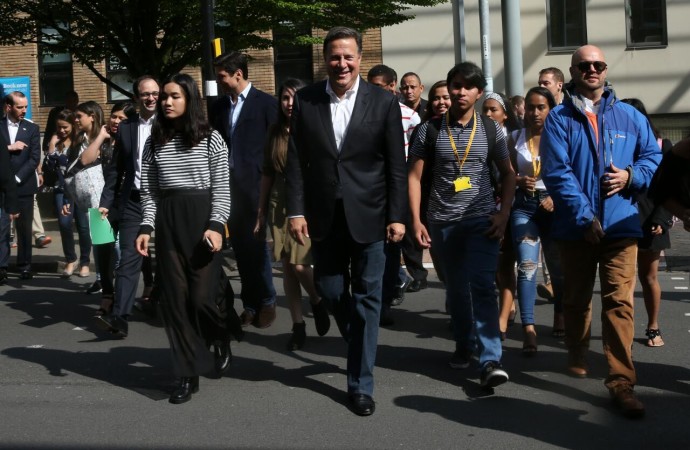Presidente Varela visita a estudiantes del programa Panamá Bilingüe en el Reino Unido