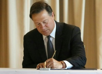 Presidente Varela sanciona ley que aprueba los Estatutos del Instituto para la Democracia y la Asistencia Electoral